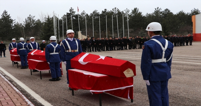 Kazada yaşamını yitiren komandolar için tören