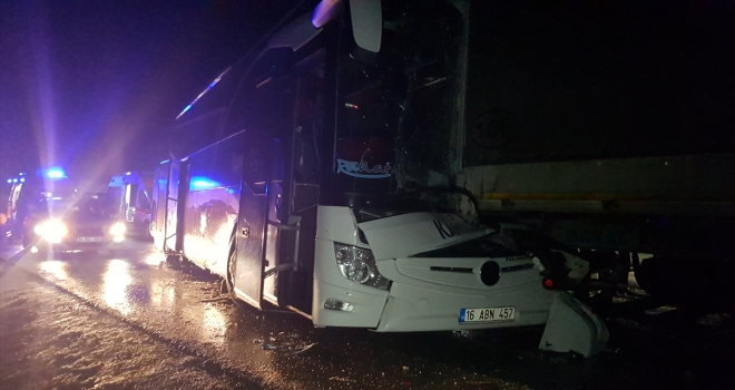Erzincanda trafik kazası: 11 yaralı