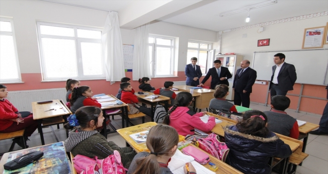 Kaymakam Mehmetbeyoğlundan okul ziyareti