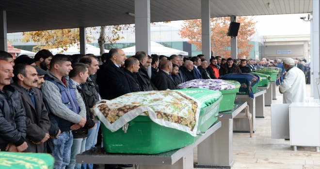 Malatyada yolcu midibüsünün devrilmesi