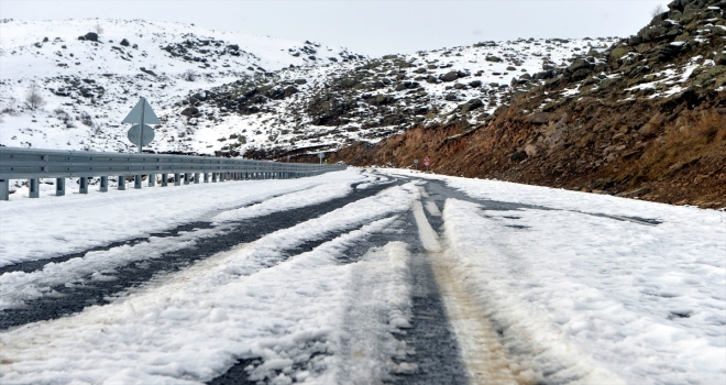 ArdahanArdanuç kara yolu ulaşıma kapatıldı