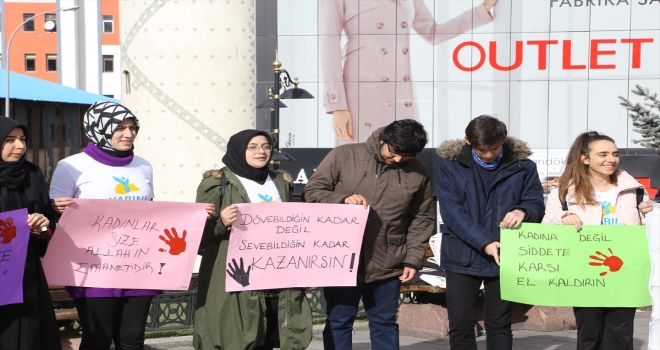 Erzurumda kadına şiddet protesto edildi