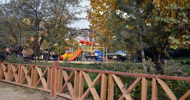 Tuncelide çocuklar parklarla sevindi