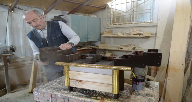 Kuş yuvalarının müteahhidi ayakkabı boyacılarına da sahip çıktı