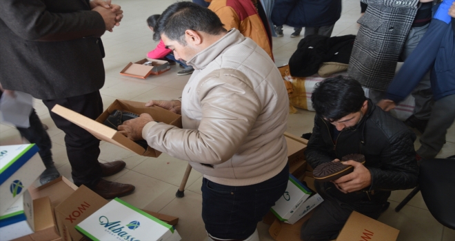 Engellilerden köy okulu öğrencilerine destek