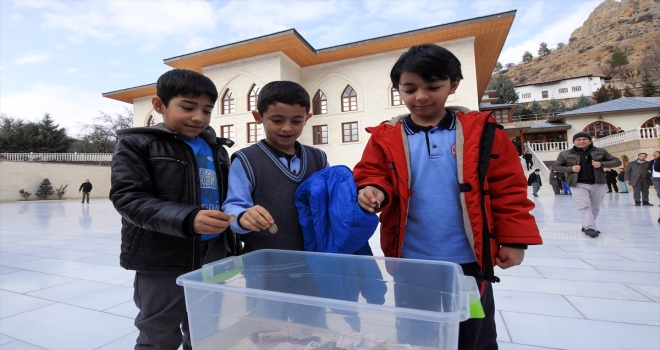 Darendede cuma çıkışı Yemene yardım toplandı