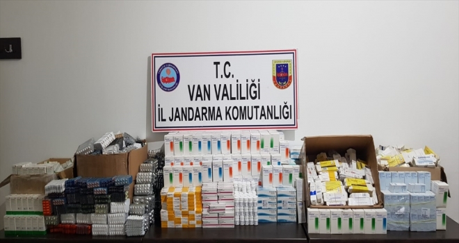 Vanda 14 bin 738 kutu kaçak ilaç ele geçirildi