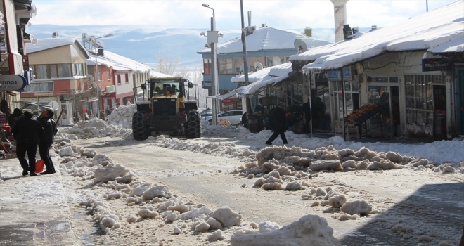 Karlıovada 12 köy yolu ulaşıma kapandı