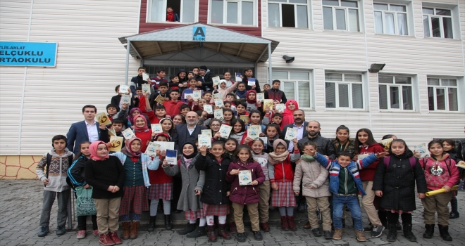 Yazar Turhan, öğrencilerle buluştu