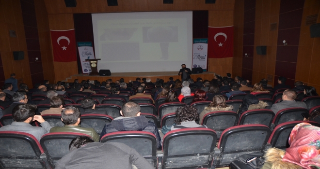 Yüksekovada öğretmenlere yönelik konferans