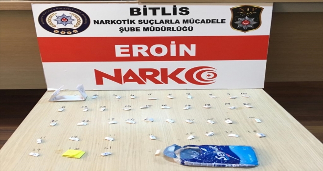 Peçete poşeti içinde eroin bulundu