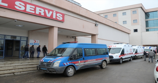 Iğdırda zırhlı askeri araç devrildi: 1 şehit, 5 yaralı