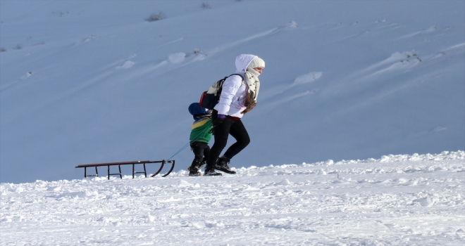 Hazarbabada kayak sezonu açıldı