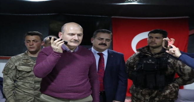 İçişleri Bakanı Soylu yeni yıla Mehmetçikle girdi