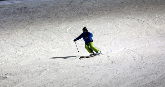 YARIYIL TATİLİNİN GÖZDE ROTALARI Kayak ve termal turizm durağı: Erzurum