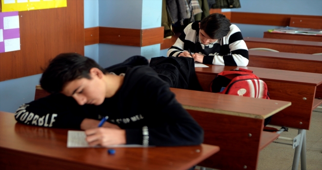 Ardahanda gözetimsiz sınav uygulaması başladı 