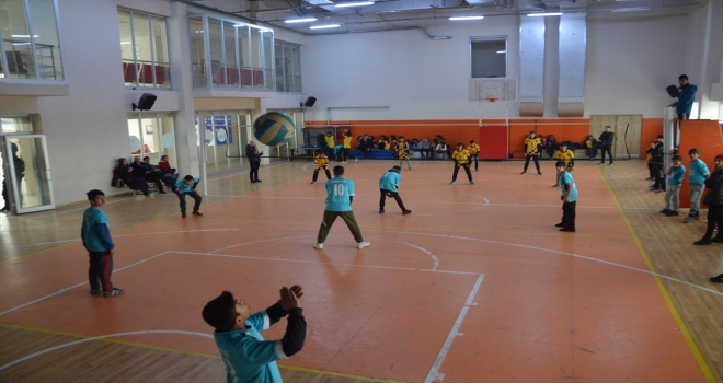 Doğubayazıtta okullar arası voleybol turnuvası