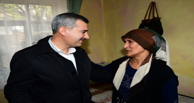 Ayakkabı boyacısı kadına belediyeden destek