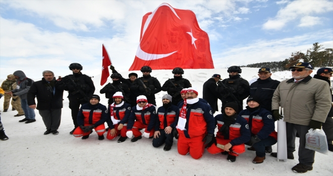 Kardan şehit heykellerine yoğun ilgi