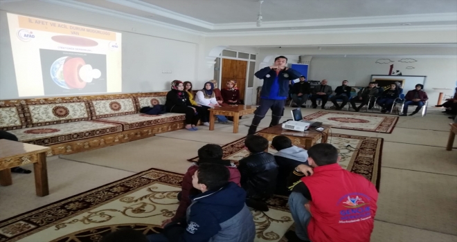 Vanda gençlere afet bilinci ve deprem eğitimi