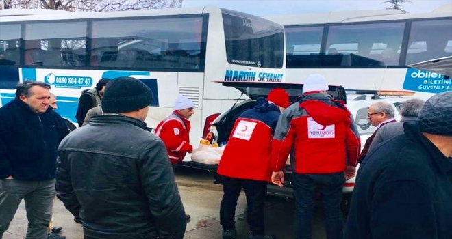 Kızılay ve AFAD karda kalan vatandaşın imdadına yetişti
