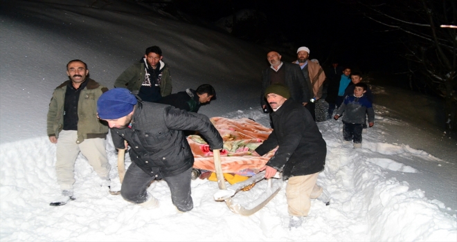 Hastaya paletli ambulansla ulaştılar