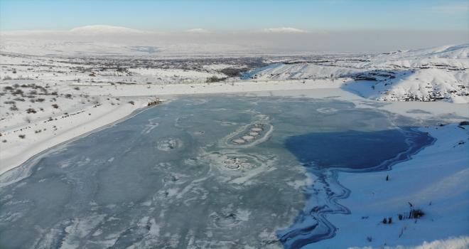 Erzincan Göyne Sulama Barajı buz tuttu