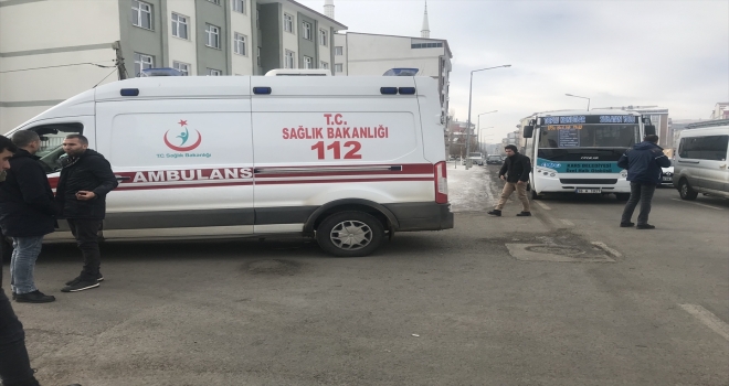 Yolcunun bıçakladığı halk otobüsü şoförü yaralandı