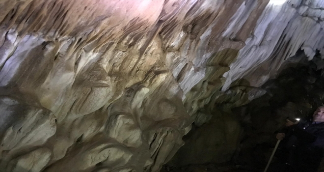 Dağlıcada mağara bulundu