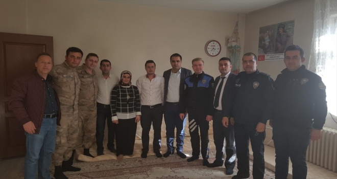 Hakkaride şehit ailelerine ziyaret