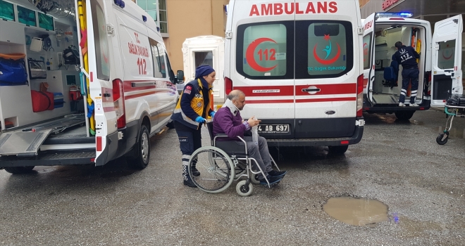 Erzincanda trafik kazası: 5 yaralı