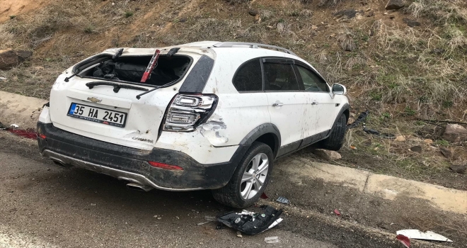 Karsta trafik kazaları: 1 ölü, 2 yaralı