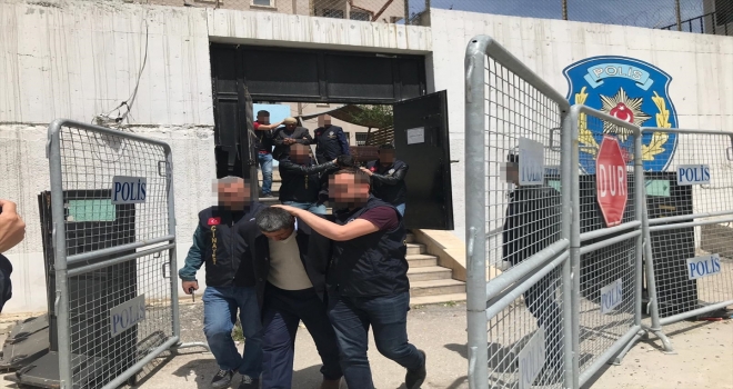 Cinayet zanlıları cami minberinde yakalandı