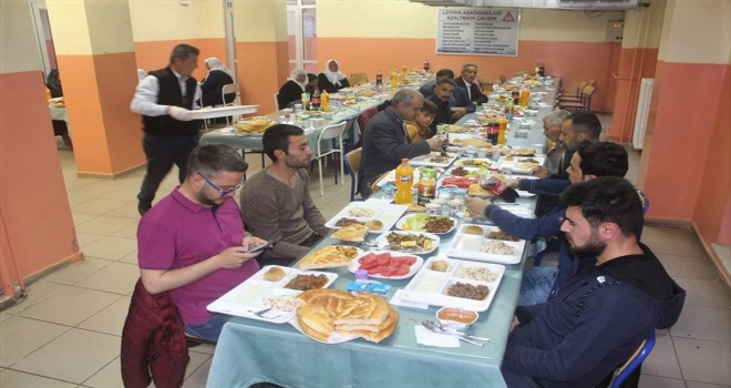 Kaymakam Aydın, şehit ve gazi yakınları ile iftar yaptı