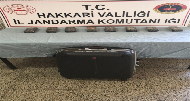 Valize gizlenmiş uyuşturucu bulundu