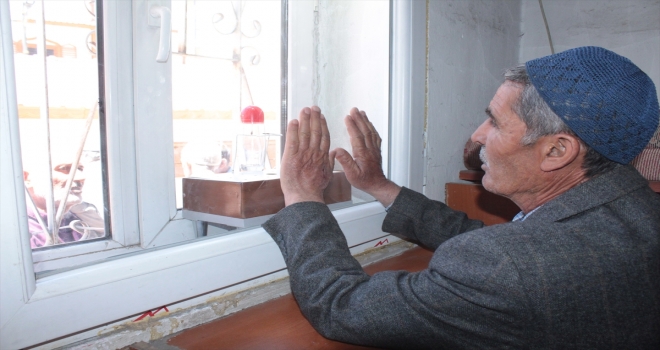 Peygamber sevgisi camilere sığmadı