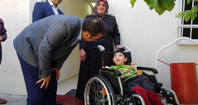 Engellilerin bayram hediyesi akülü araç ve tekerlekli sandalye