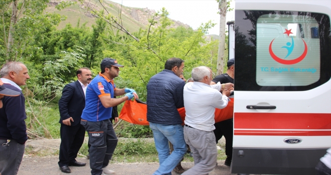 Hakkaride kayıp gencin cesedi derede bulundu