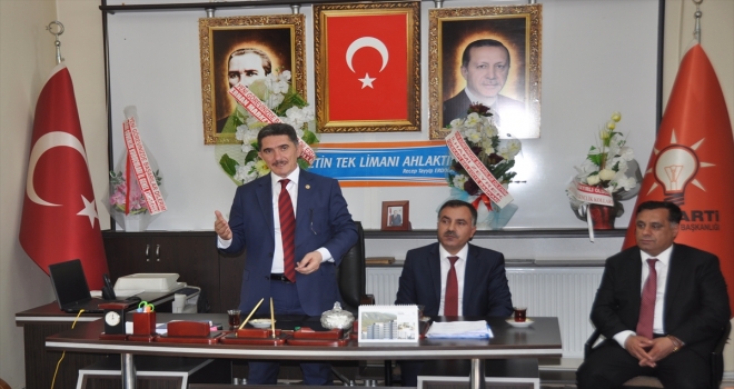 AK Partili Çelebi vatandaşlarla bayramlaştı