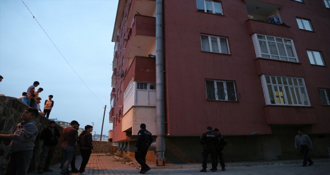 Erzurumda balkondan düşen çocuk ağır yaralandı