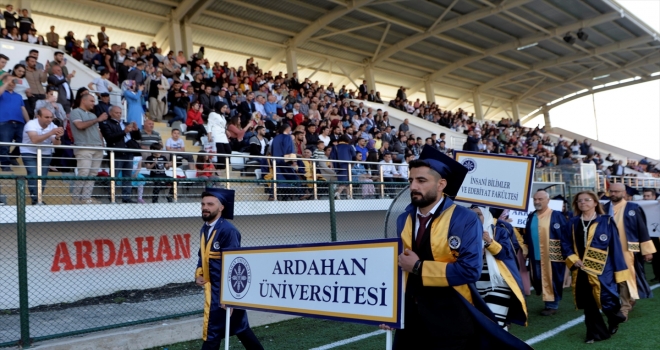 Ardahan Üniversitesinde mezuniyet heyecanı