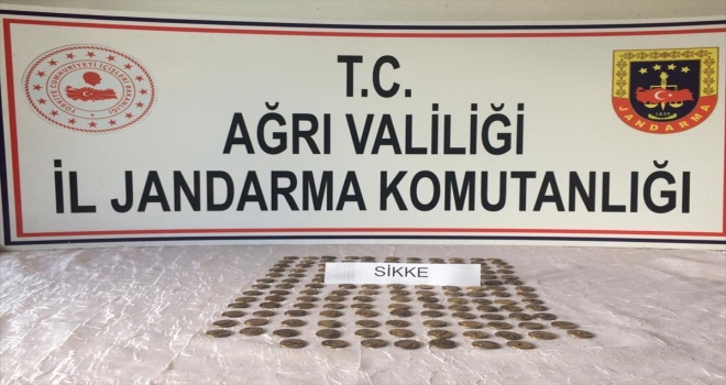 Roma dönemine ait 150 sikke ele geçirildi
