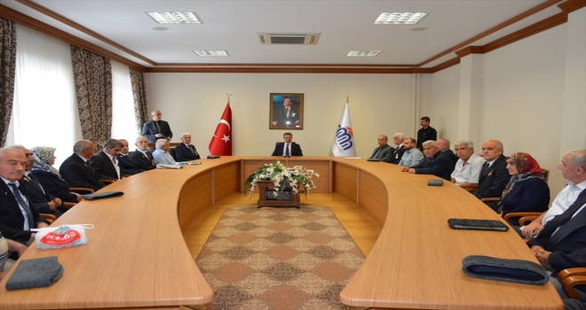 Kıbrıs gazilerine madalya ve berat