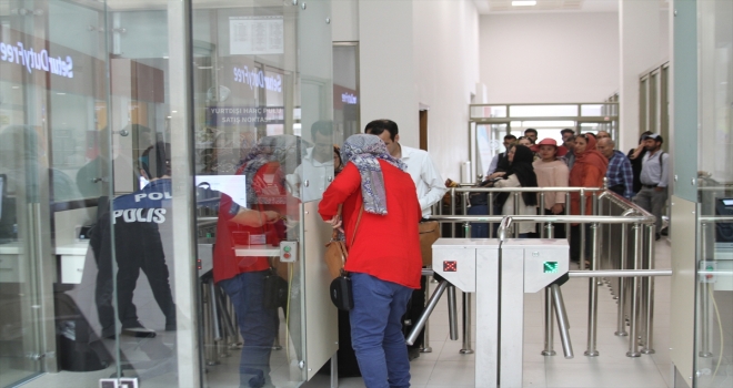 İranlı turistler Vana gelmeye devam ediyor