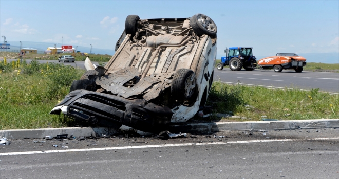 Ardahanda trafik kazası: 1 ölü, 4 yaralı