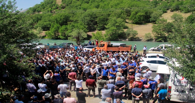 Tuncelide kaybolan genci arama çalışmaları