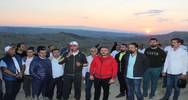 Şehitleri anmak için şafak vaktinde sınırda buluştular