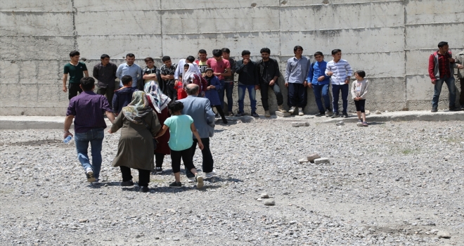 Başkalede 94 düzensiz göçmen yakalandı