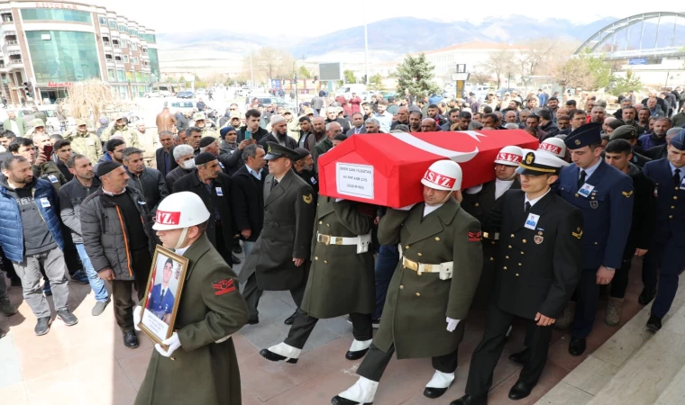 Kaza Şehidi Yıldıztaş, Terzibaba'da Toprağa verildi.