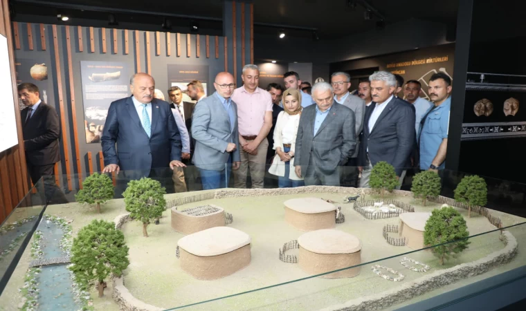 Binali Yıldırım, Erzincan Müzesini gezdi